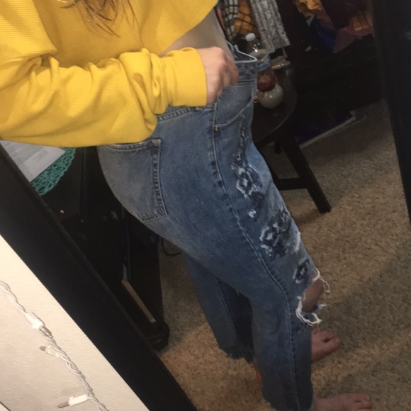 Super cute hollister jeans - Picture 3 of 7